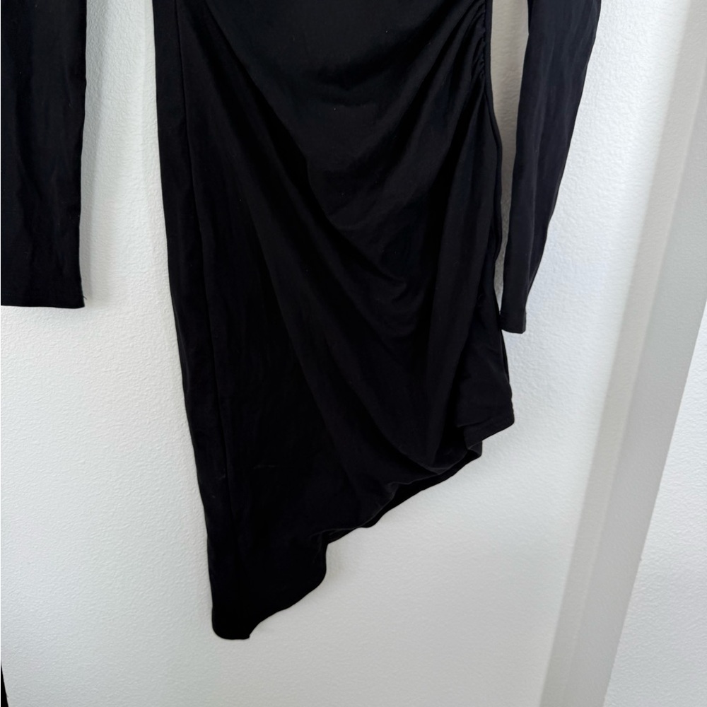 Elegant Black Dress - Picture 4 of 6